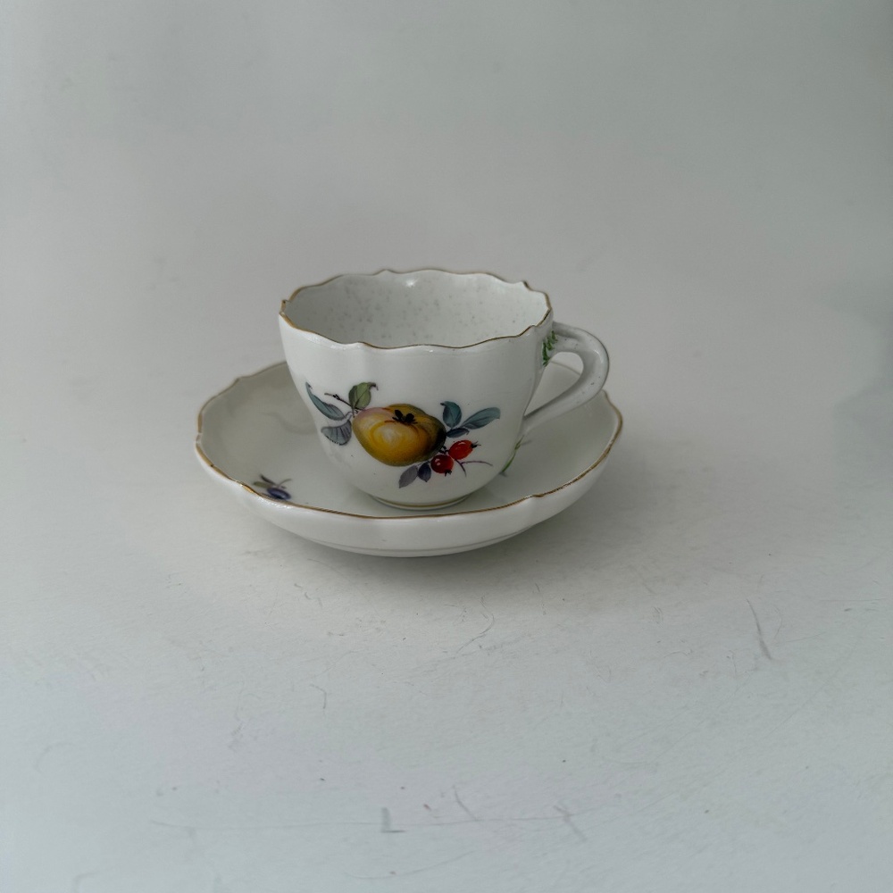 VINTAGE SET OF DEMITASSE CUPS AND SAUCERS